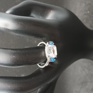 Size 8 silver tone blue white rhinestone ring